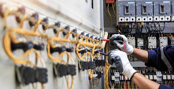 Professional Electrician technician working in Essexville, MI
